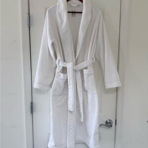 H by Frette Shawl Collar White Terrycloth Bathrobe with Piping - L